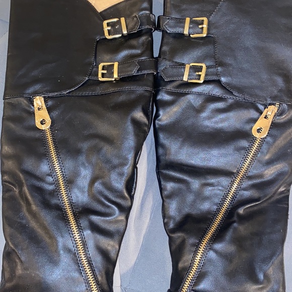 Over the knee boots - Picture 6 of 7